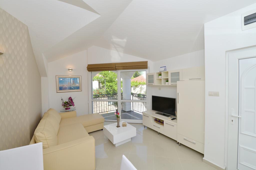 Sunshine Of Montenegro - Family Oasis Kotor Exterior photo